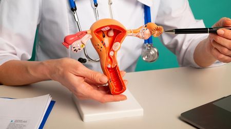 Tichý zabiják žen. Na rakovinu upozorní i zažívací potíže