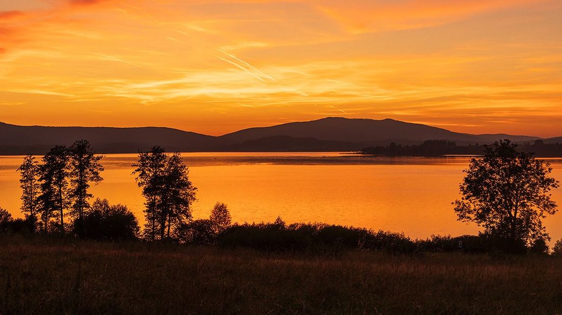 Kde mají Češi své „moře“? 10 největších přehrad, které lákají k výletům i koupání