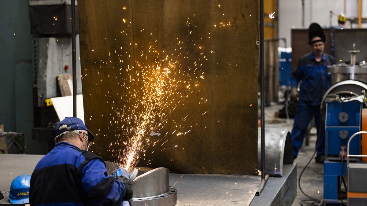 Loni klesly pouze ceny výrobců v průmyslu, ostatní zdražovali