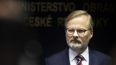 Rozčílený Fiala se uklidňoval za dveřmi. Jak probíhalo jednání mezi STAN a ODS
