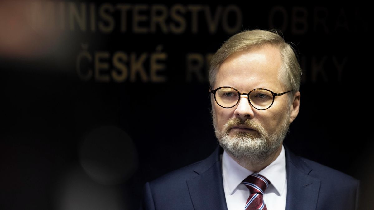 Fiala tvrdí, že končí celá politická generace. Na Grolicha letí junioři