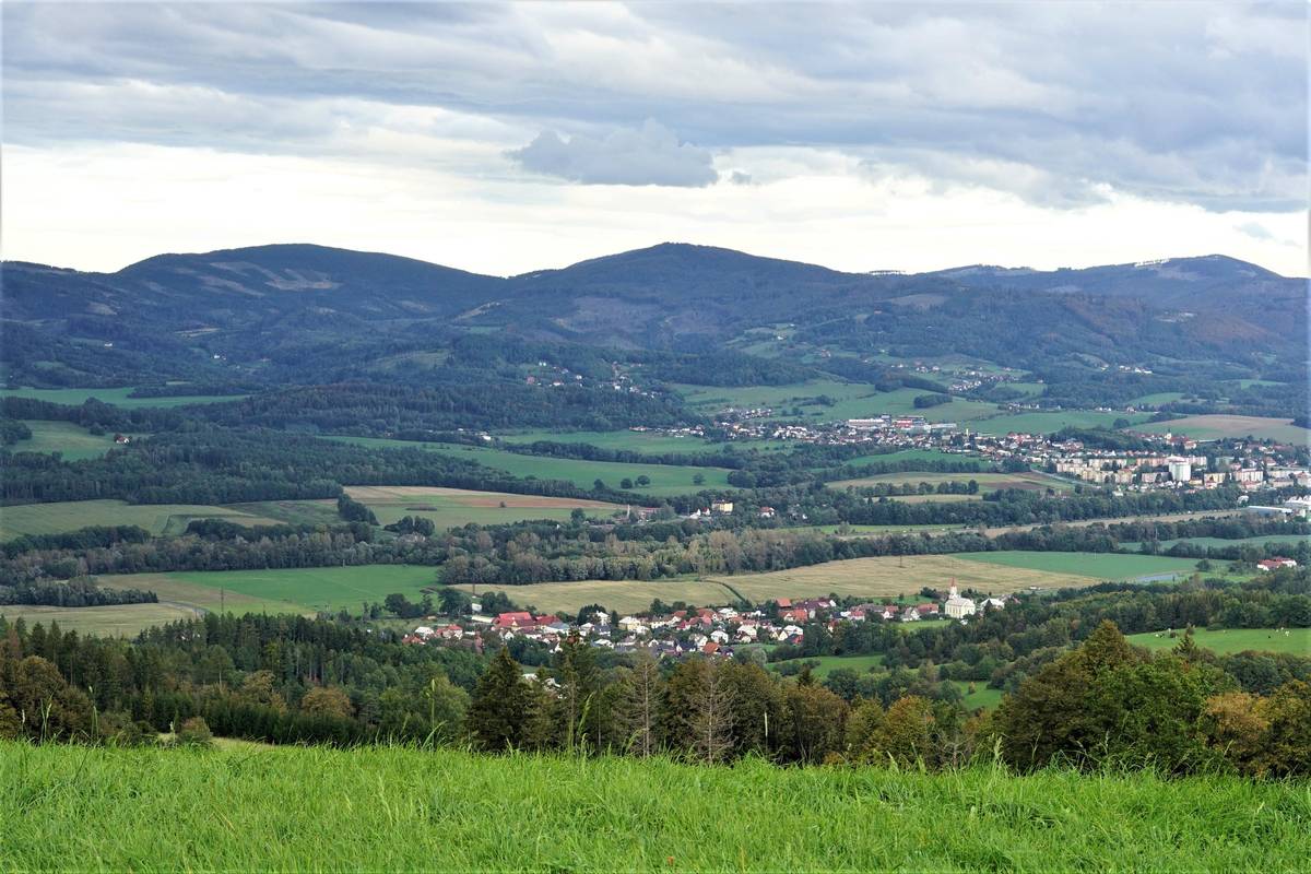 Farma Střítežské fojství chová kuřata, husy a skot v bio kvalitě. Hospodářství má tradici přes 400 let.