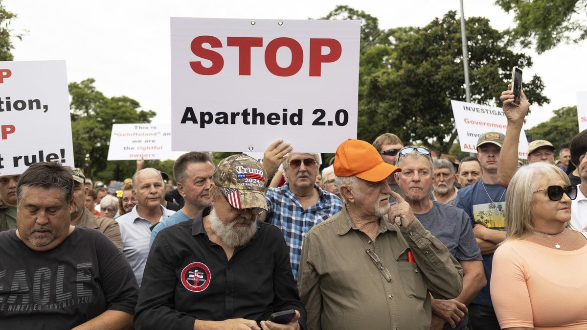 USA udělují status uprchlíka „privilegovaným“ bílým Jihoafričanům