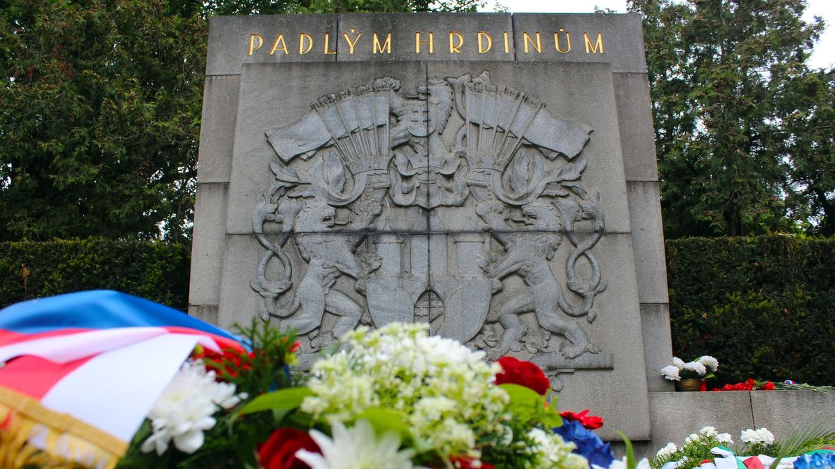 Třikrát zfalšovaná historie. Za co Pražané bojovali v květnu 1945