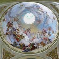 Malby na kupoli chrámu.