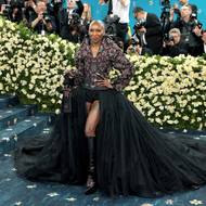 Cynthia Erivo se oblékla do šatů od Givenchy.