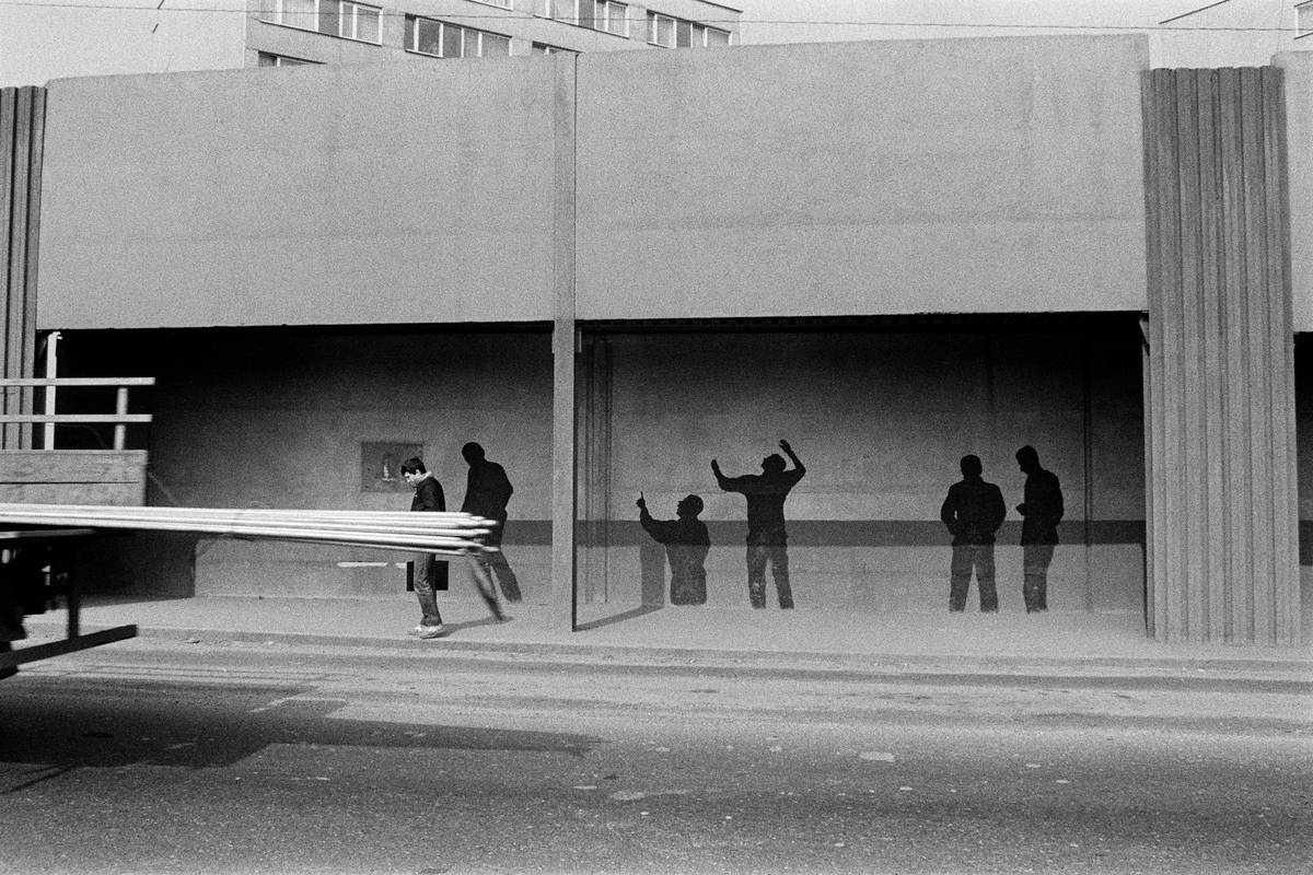 Pavel Jasanský: Nová krajina, noví obyvatelé, 1985 až 1990, černobílá fotografie, 29 ⨉ 39 cm.