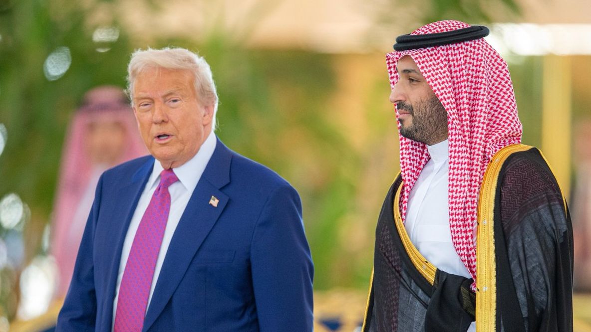 Řešení konfliktů a geopolitika, nebo rodinný byznys? Trump přijel za vším
