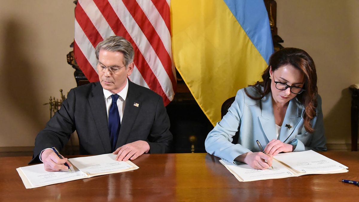 Dohoda o nerostech do jisté míry připoutává USA blíže k Ukrajině, míní expert