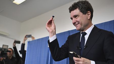 V Rumunsku je jasno. Prezidentské volby vyhrál proevropský liberál Dan