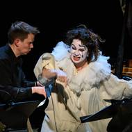 Patricia Kopatchinskaja v programu Pierrot lunaire.