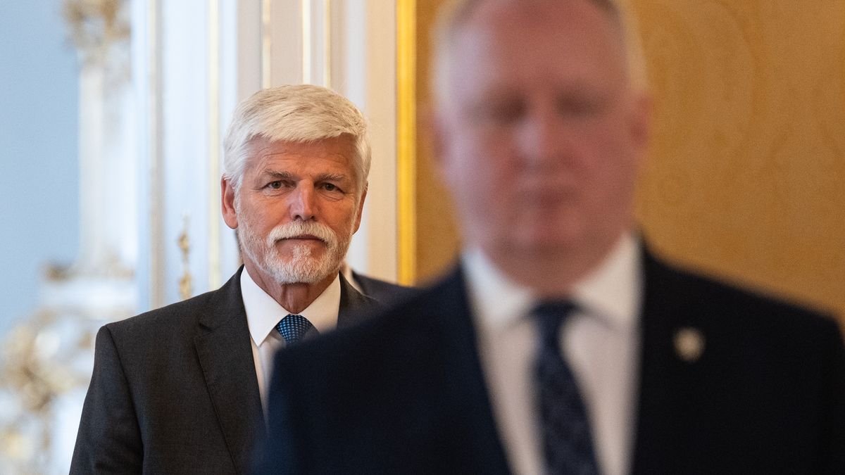 Bývalý rektor ČVUT žaluje Petra Pavla, za odvolání z funkce