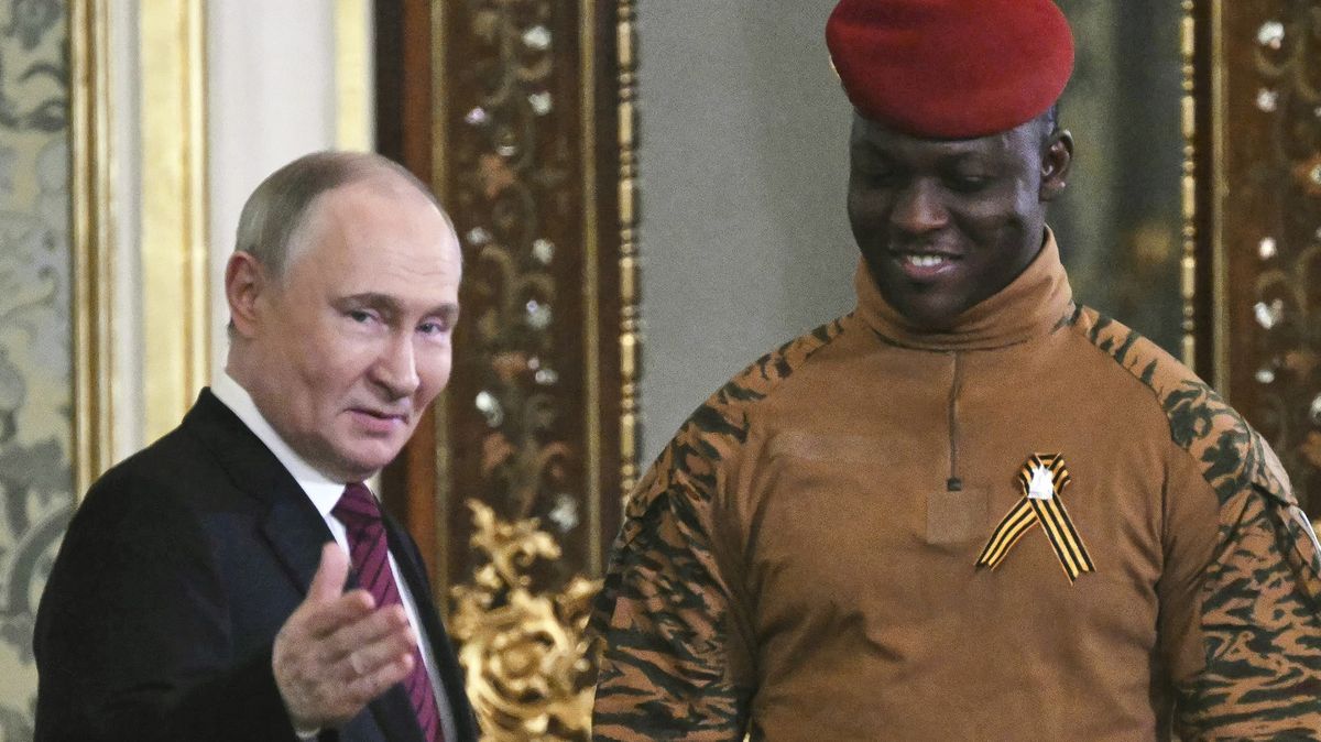 Slávu africké politické komety šíří i Rusové a falešné klipy s Beyoncé