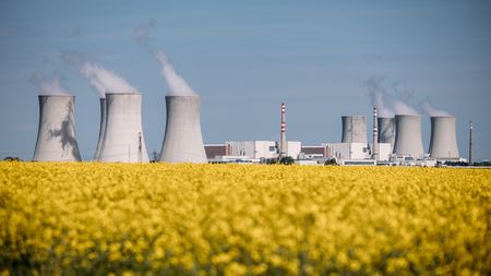 Cesta k Dukovanům je volná. Soud řekl Francouzům ne