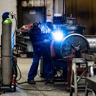 Každý výrobní krok se musí zaznamenat. Zákazník pak přebírá výrobek s kompletní dokumentací.