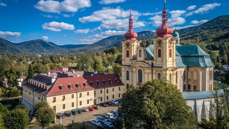 Chrám v Hejnicích slaví 300 let. Od zkázy ho pomohli zachránit vyhnaní Němci