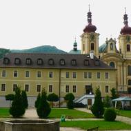 Hejnice klášter a poutní kostel po obnově.