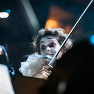 Patricia Kopatchinskaja v programu Pierrot lunaire.