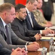 „Na Ukrajině si velice vážíme veškeré pomoci, které se nám dostává od České republiky. Bereme to jako společný boj proti terorismu,“ uvedl krátce Zelenskyj po jednání v dolní parlamentní komoře.