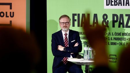 „Vládě dávám čtyřku.“ Fiala slyšel od voličů kritiku i výzvy, aby přitvrdil