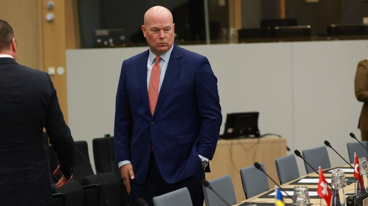 Velvyslanec: Trump nebude na summitu NATO, když spojenci nepřiplatí na obranu