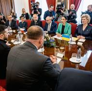 Jednání ukrajinské delegace s vedením Poslanecké sněmovny. Schůzky se účastnili i zástupci opozičního hnutí ANO Karel Havlíček a Aleš Juchelka.