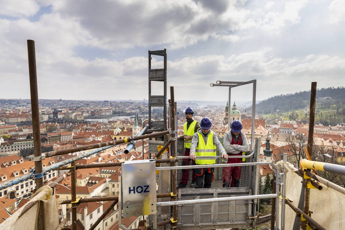 Kompletní oprava Ústavu šlechtičen celkově vyjde asi na 180 milionů korun. Jedná se tak o největší investice Správy Pražského hradu za posledních více než 20 let.