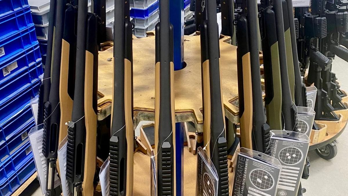 Český fond RSBC rozjíždí v Rakousku výrobu pistolí a bude kupovat další firmy