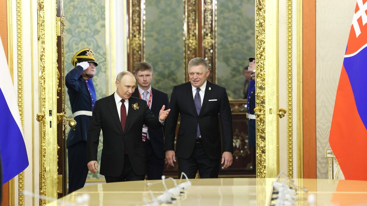 Fico se v pátek sejde se Zelenským. Potvrdil i schůzku s Putinem