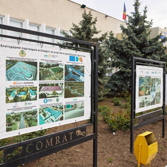 Cedule oznamující projekty financované z Evropské unie.