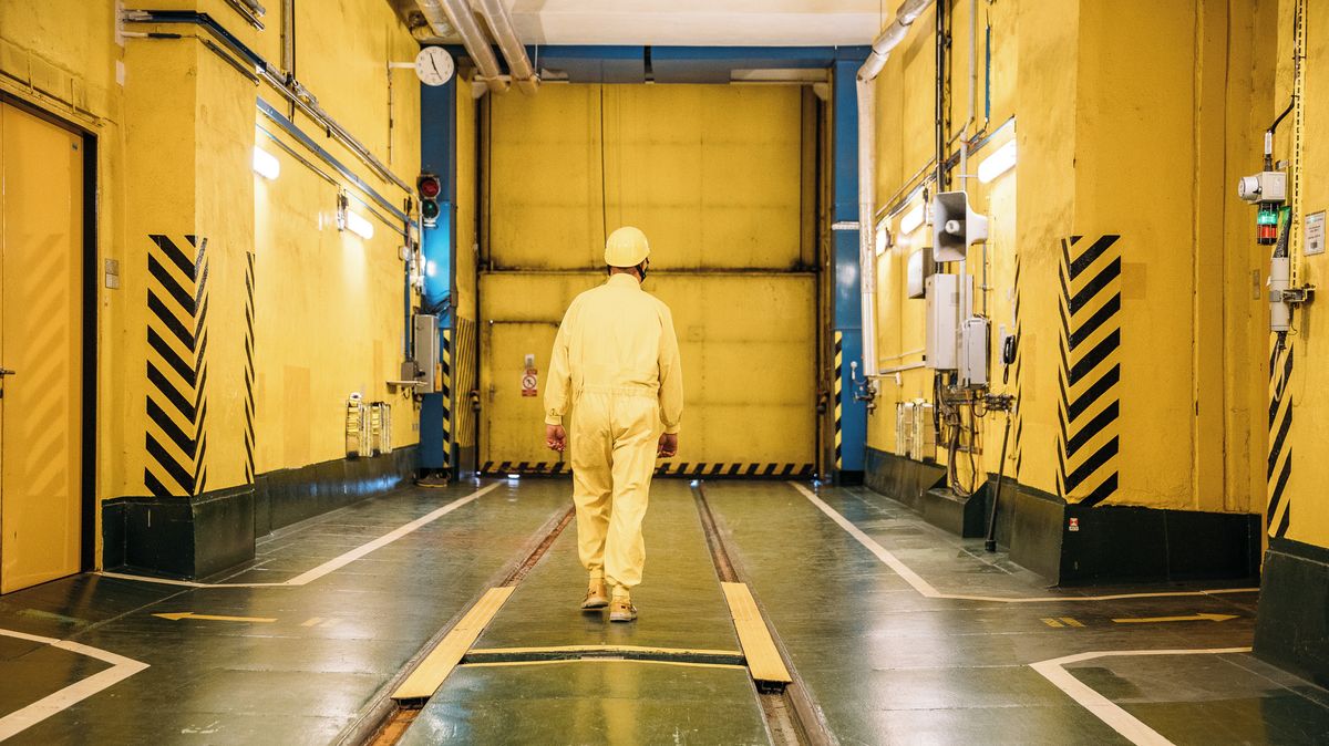 Nová jaderná éra v Česku spolkne tisíce dalších lidí. Začít se musí už teď