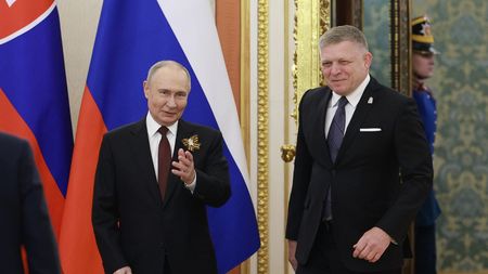 Vzkaz budoucímu premiérovi. Tři čtvrtiny lidí odmítají, aby jezdil za Putinem