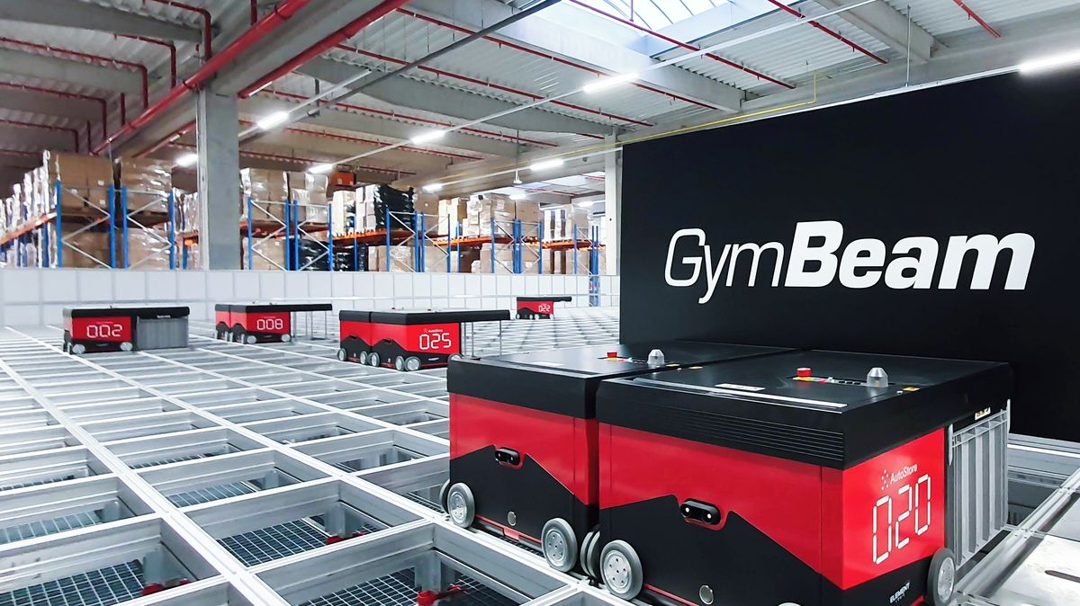 GymBeam nasadil roboty, snížil počet zaměstnanců na polovinu