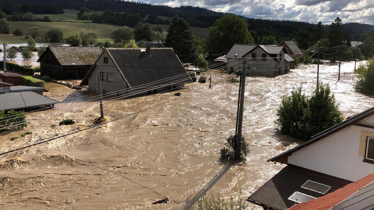 Nejhorší bylo bučení topících se krav, vzpomínají na povodně v Branticích