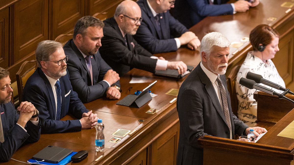Velký průšvih, řekl Pavel poslancům. Nikdo ani nedutal