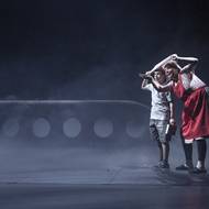 Jakub Barták jako chlapec a Veronika Lazorčáková v roli babičky.