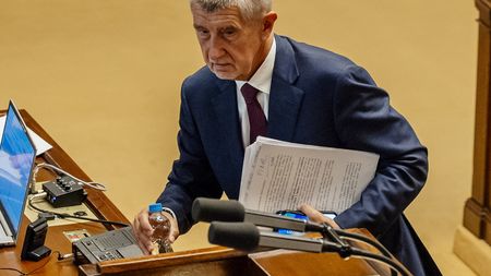 Vlevo dole: Babiš se bojí svého vítězství