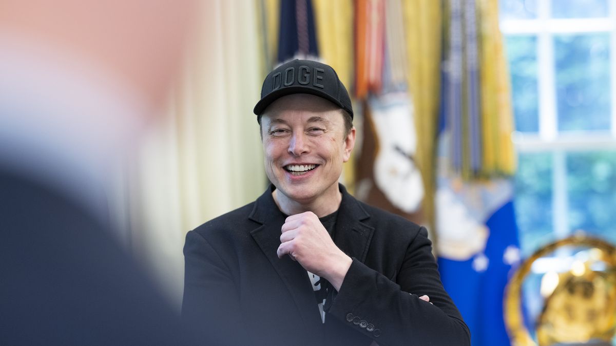 Musk zakládá novou politickou stranu