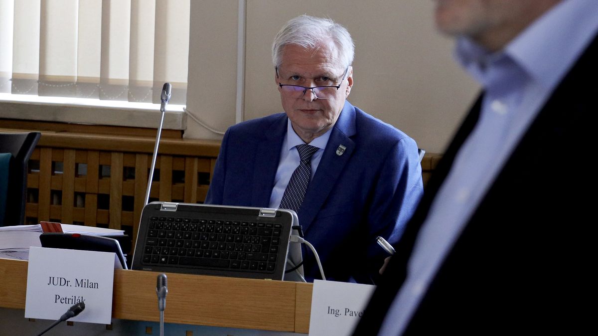 Ministerstvo průmyslu předalo kauzu primátora za ANO policii