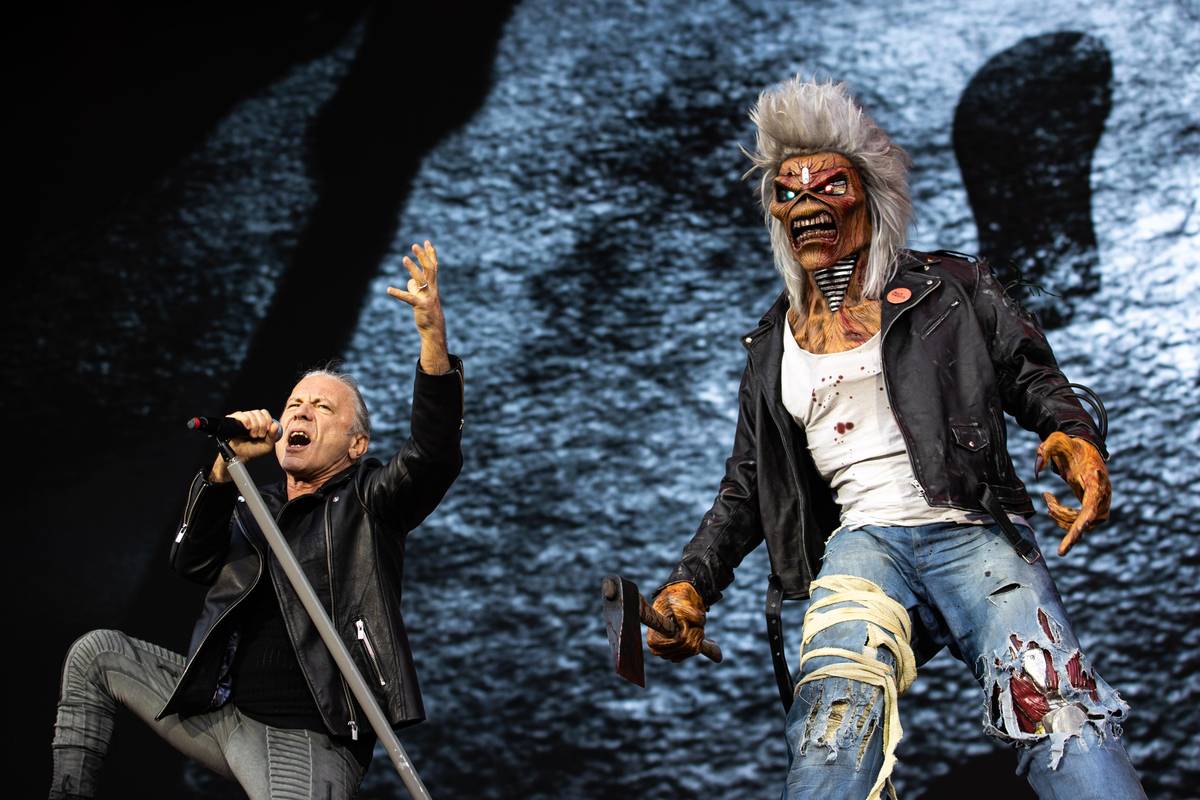 Britská metalová skupina Iron Maiden zahrála v sobotu 31. května na letišti v pražských Letňanech.