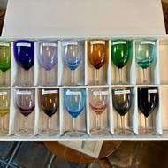 Sklárna Květná 1794 pracuje s mnoha barvami.