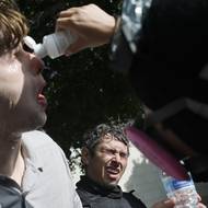 V Los Angeles použila policie slzný plyn. 