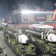 Režim Kim Čong-una dal před dvěma lety na odiv i mezikontinentální balistické rakety Hwasong-17.