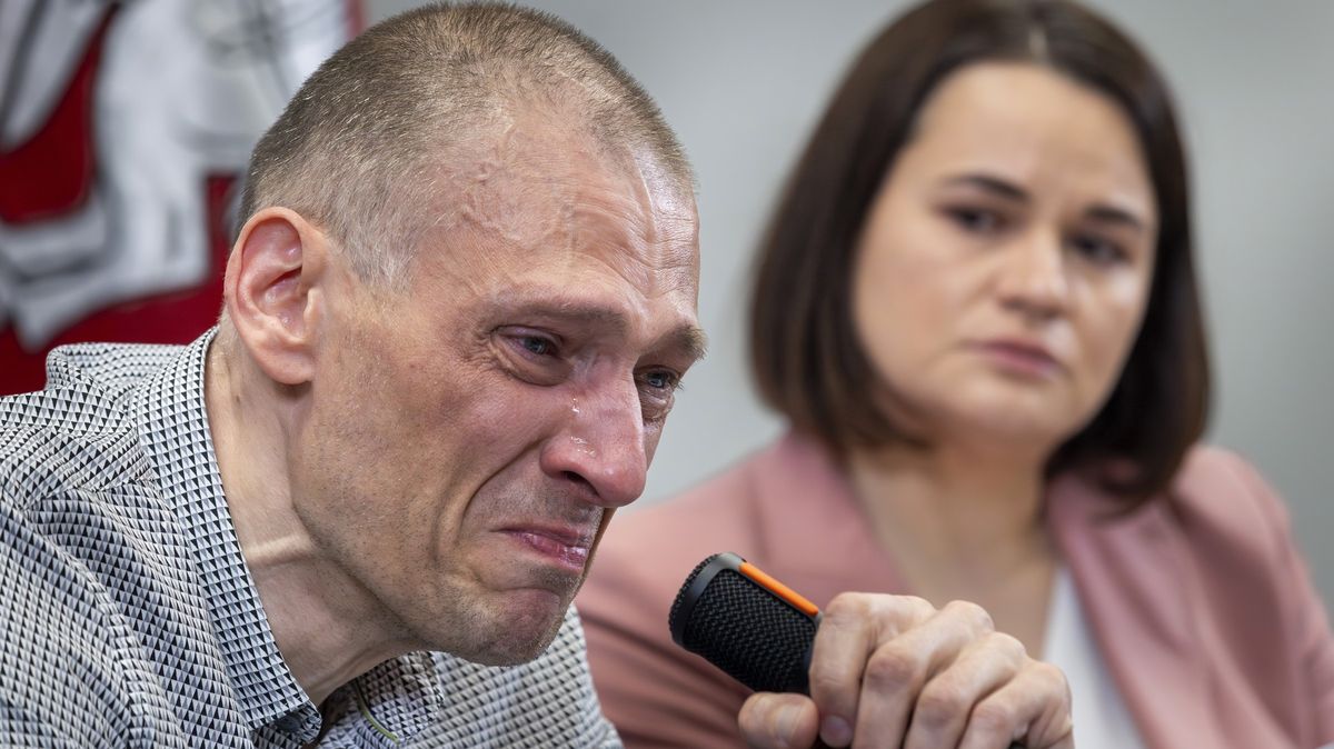 Běloruský opozičník Cichanouski popisuje svých pět let ve vězení