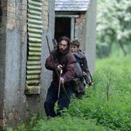 Aaron Taylor-Johnson jako Jamie a Alfie Williams coby Spike.