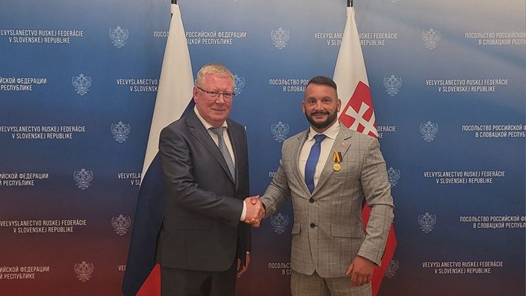 Primátor slovenského Poltáru přijal ocenění na ruské ambasádě