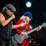 Čtvrteční pražský koncert skupiny AC/DC nabídl více než dvě hodiny hardrockové zábavy.