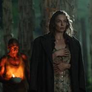 Jodie Comer jako Isla.