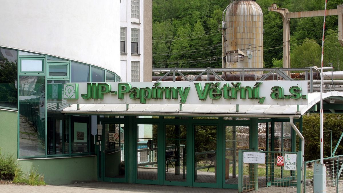 Papírny Větřní ukončí v září provoz, lidé dostanou výpovědi ve třech fázích