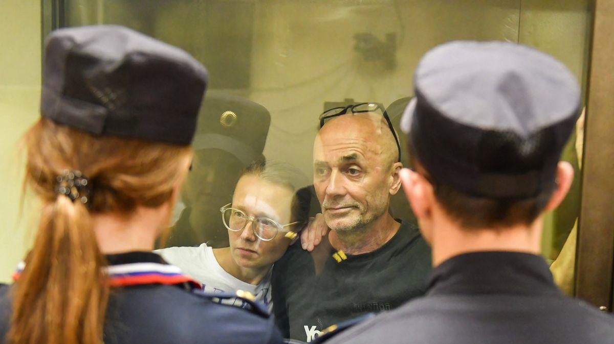 Zákony se v naší zemi používají jen k zastrašení lidí, říká ruský právník